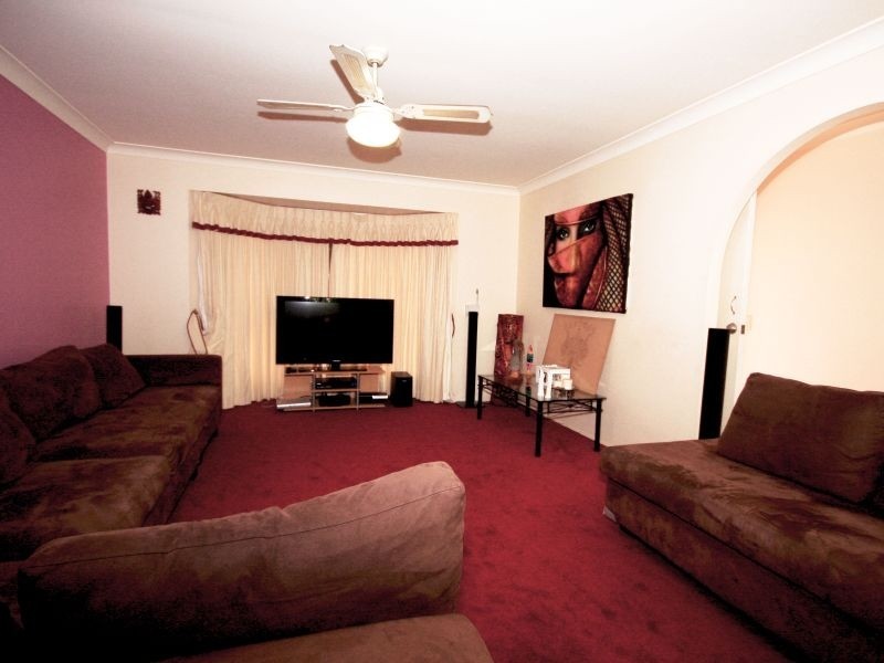 33 Gingko Crescent, Regents Park QLD 4118