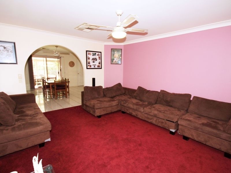 33 Gingko Crescent, Regents Park QLD 4118