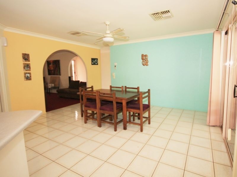 33 Gingko Crescent, Regents Park QLD 4118