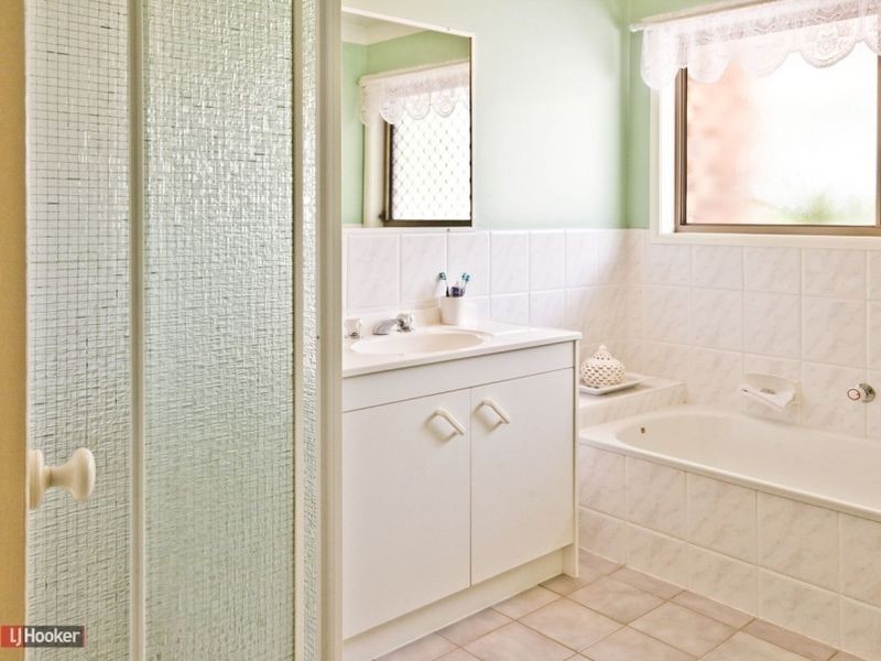 15 Devereaux Road, Boronia Heights QLD 4124