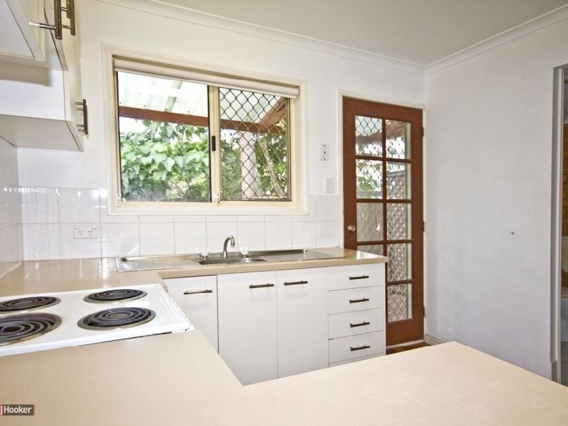 4/3 Costata Street, Hillcrest QLD 4118