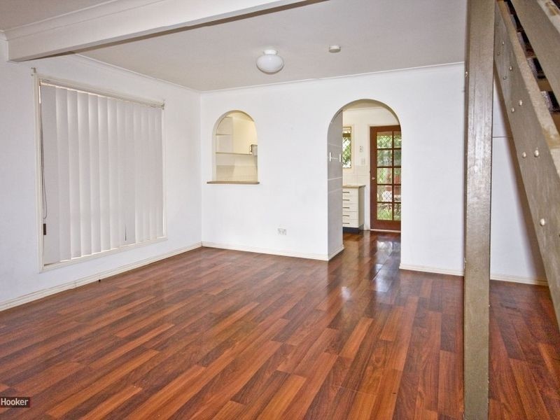 4/3 Costata Street, Hillcrest QLD 4118