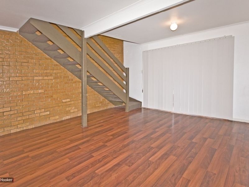 4/3 Costata Street, Hillcrest QLD 4118