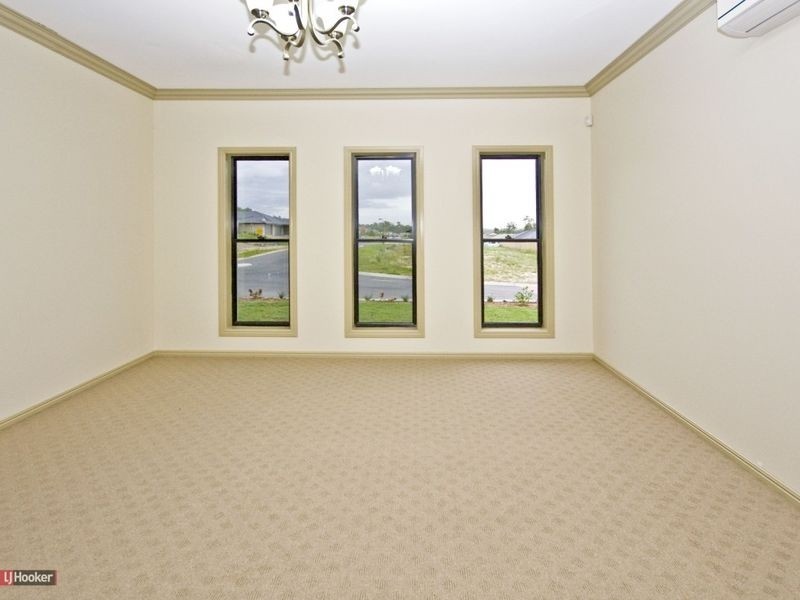 6 Primula Drive, Regents Park QLD 4118