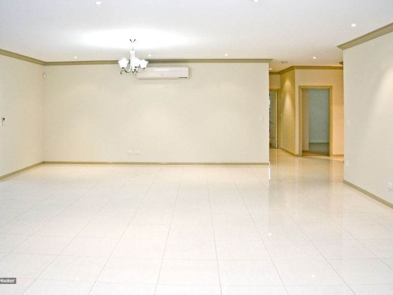 6 Primula Drive, Regents Park QLD 4118