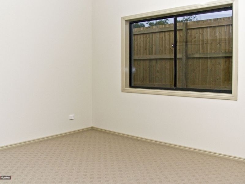 6 Primula Drive, Regents Park QLD 4118