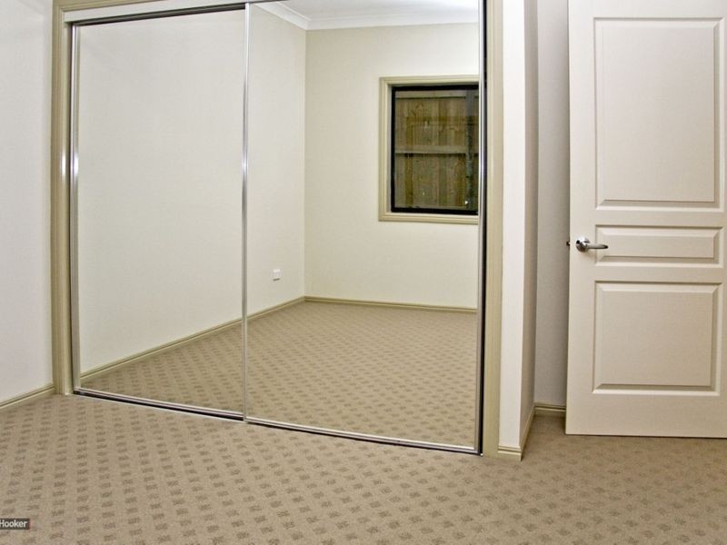 6 Primula Drive, Regents Park QLD 4118