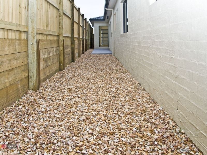 6 Primula Drive, Regents Park QLD 4118