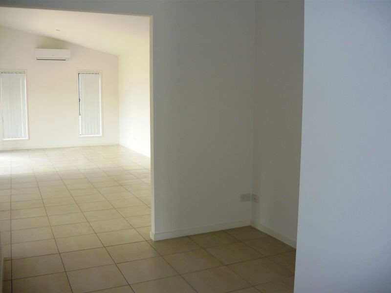 84 Pioneer Drive, Kuraby QLD 4112