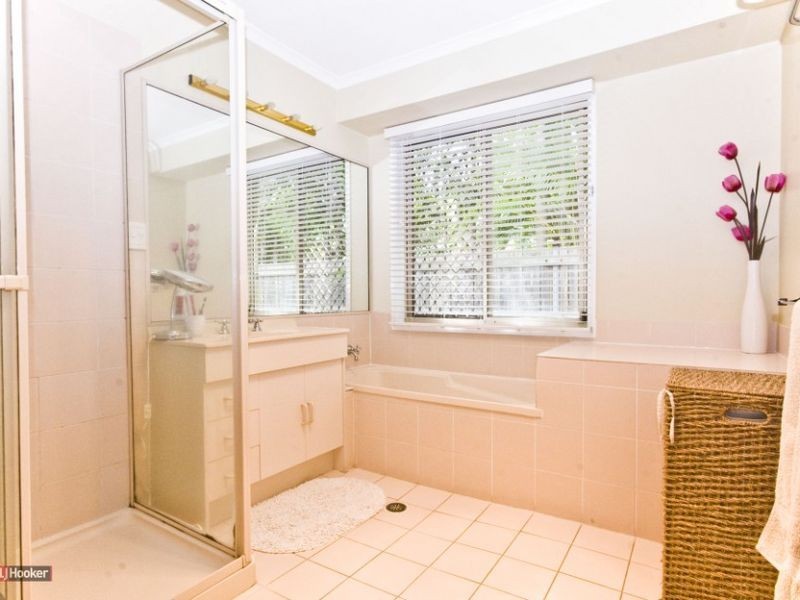 85 Bottlebrush Drive, Regents Park QLD 4118