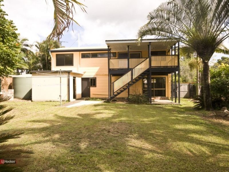 9 Pine Street, Hillcrest QLD 4118