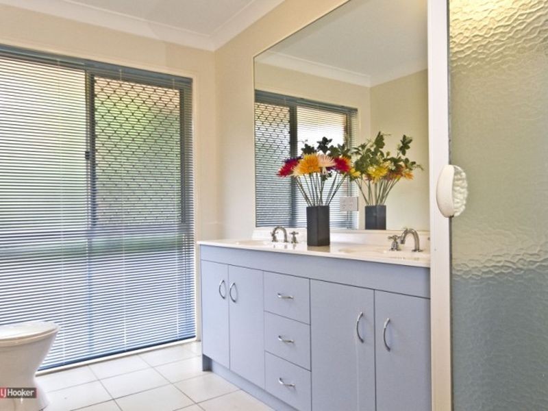 12 Norfolk Drive, Cedar Vale QLD 4285