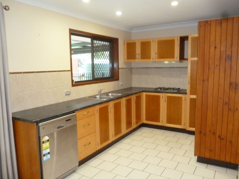 48 Caloola Drive, Springwood QLD 4127