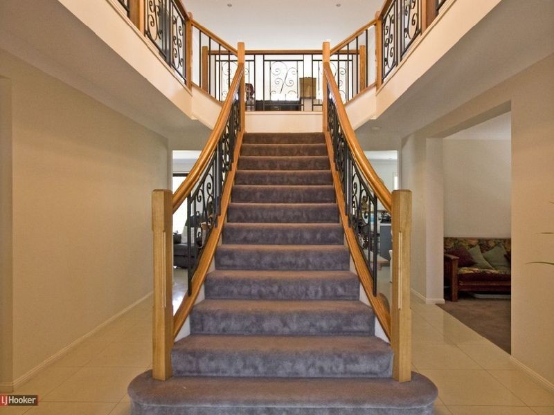 5 Resi Drive, Regents Park QLD 4118