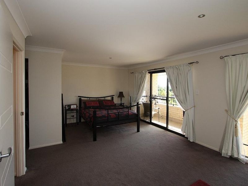 5 Resi Drive, Regents Park QLD 4118