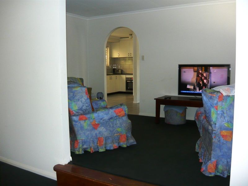 8 Peppermint Street, Crestmead QLD 4132