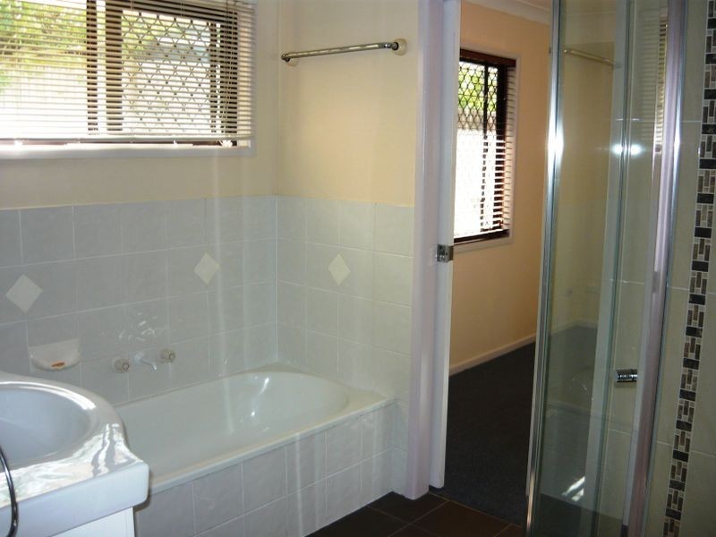 8 Clonmel Street, Regents Park QLD 4118