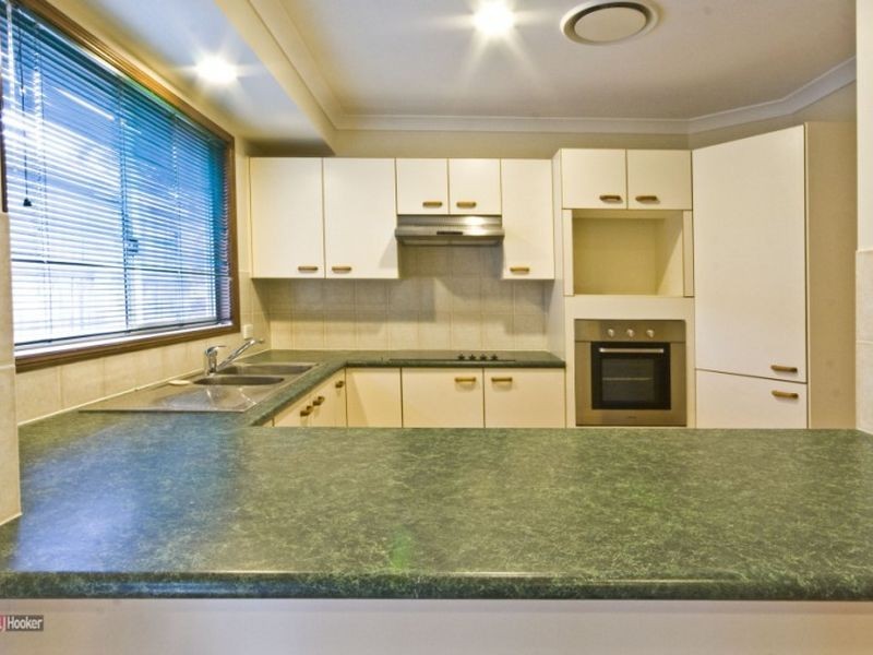 10 Jewel Court, Regents Park QLD 4118