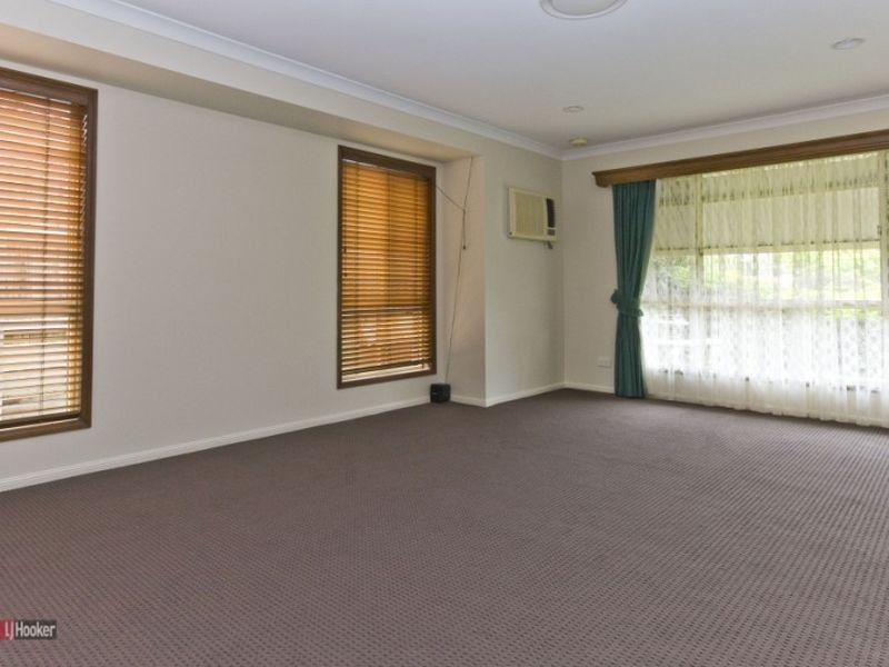 10 Jewel Court, Regents Park QLD 4118