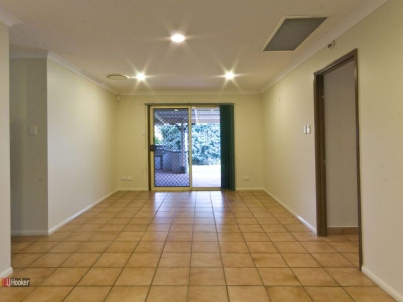 10 Jewel Court, Regents Park QLD 4118