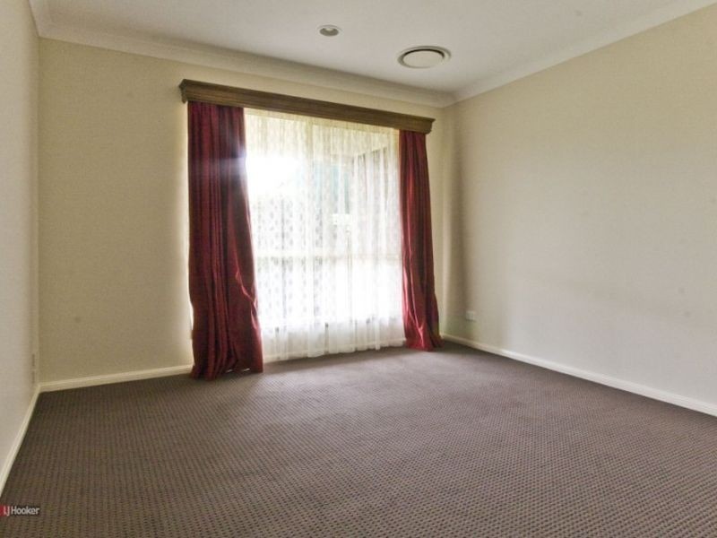 10 Jewel Court, Regents Park QLD 4118