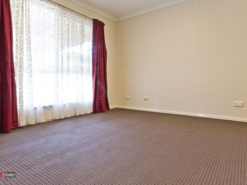 10 Jewel Court, Regents Park QLD 4118