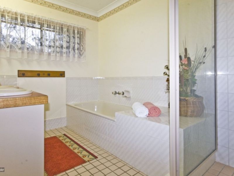 54 – 58 Kensington Drive, Munruben QLD 4125