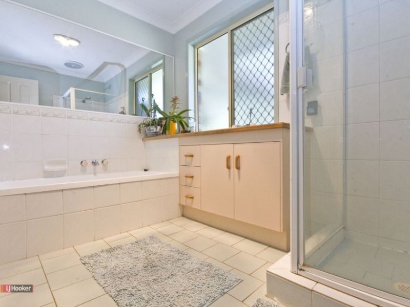 111 Thylungra Road, Park Ridge South QLD 4125