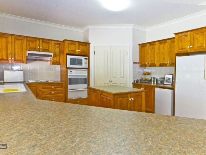 305 Forestdale Drive, Forestdale QLD 4118