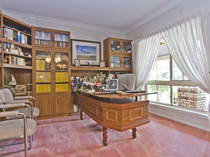 305 Forestdale Drive, Forestdale QLD 4118