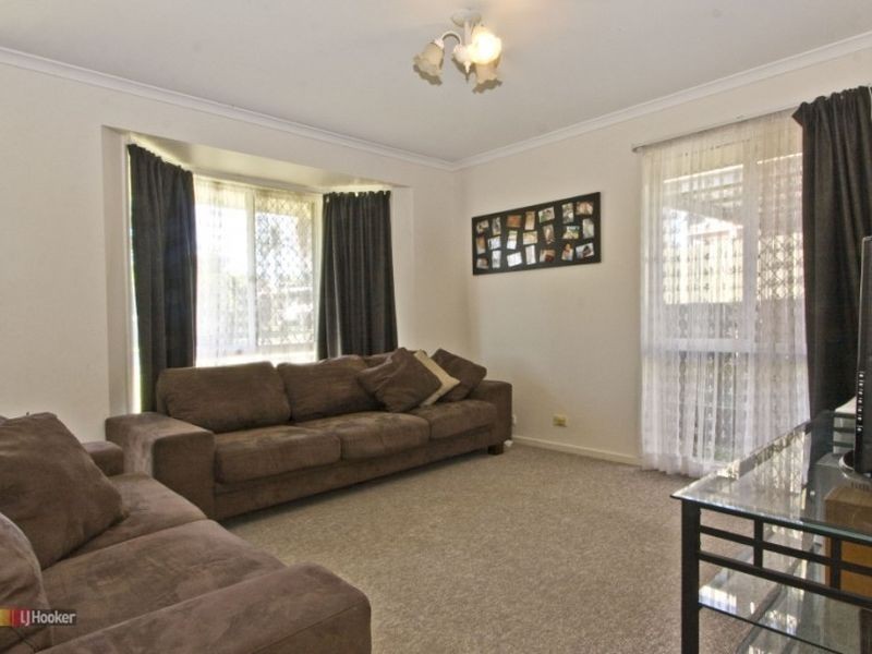 5 Westwood Drive, Hillcrest QLD 4118