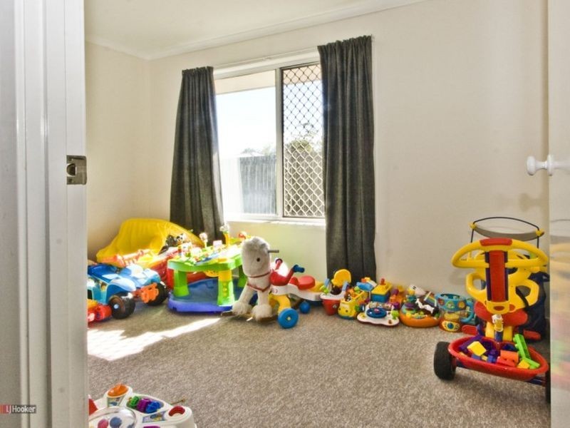 5 Westwood Drive, Hillcrest QLD 4118