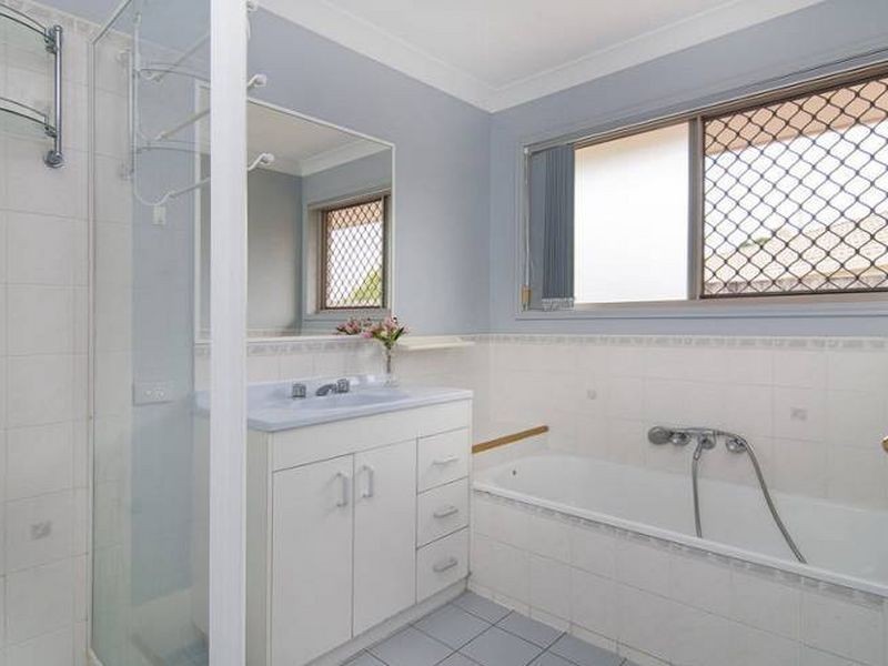 93 Federation Drive, Hillcrest QLD 4118