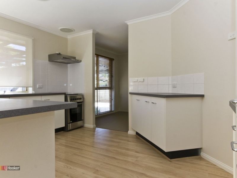 73 Federation Drive, Hillcrest QLD 4118