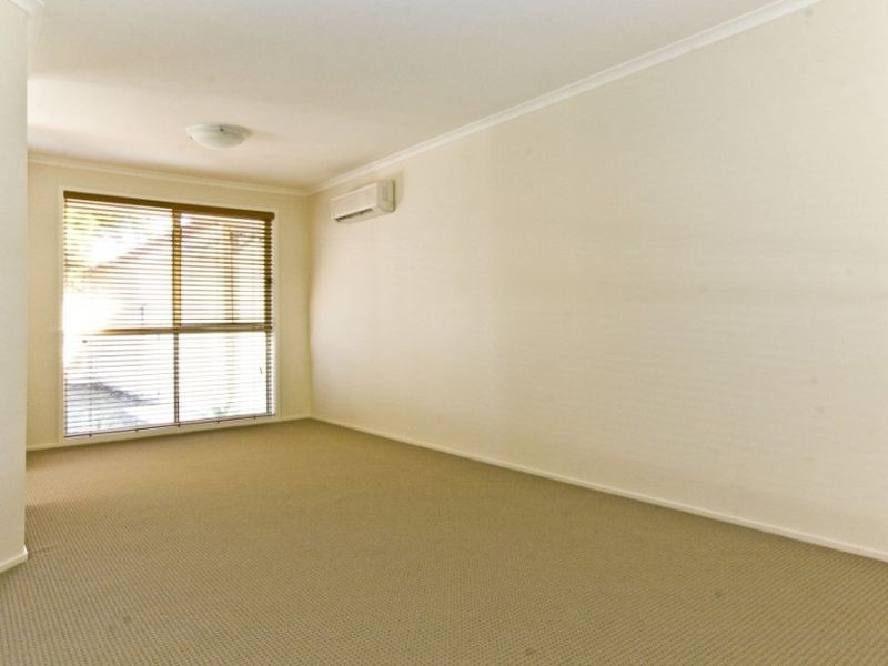 73 Federation Drive, Hillcrest QLD 4118