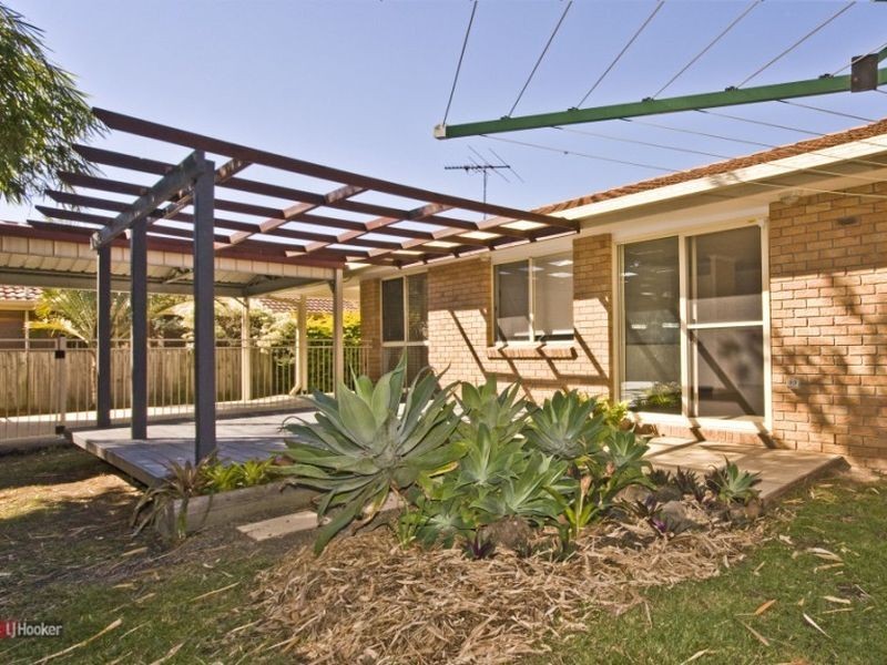 73 Federation Drive, Hillcrest QLD 4118