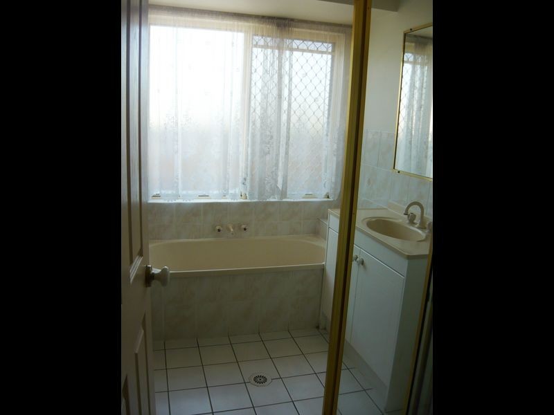 18 Frankenia Court,, Regents Park QLD 4118