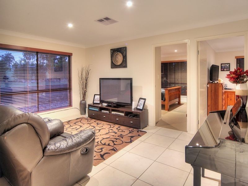 63 Border Crescent, New Beith QLD 4124