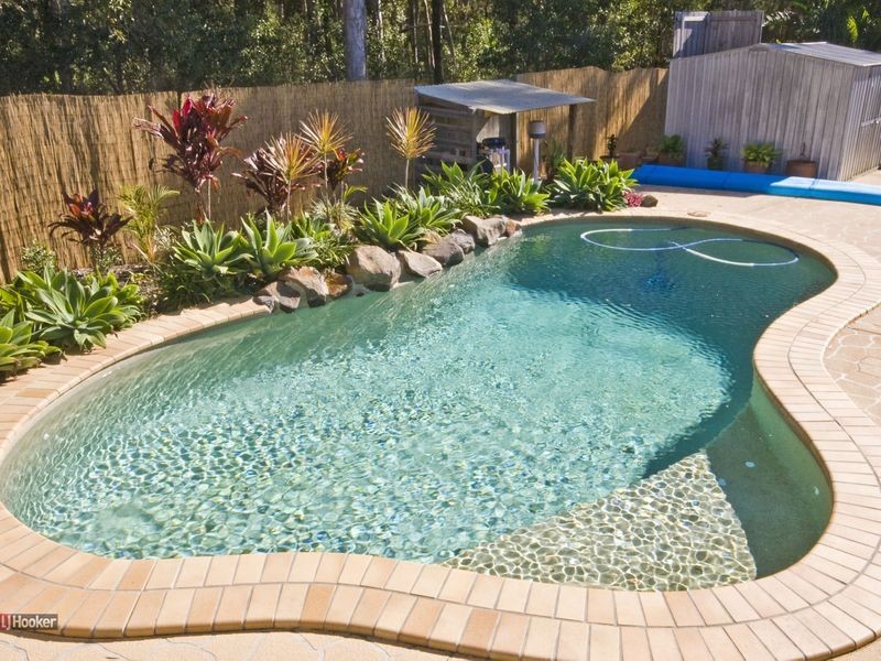 27 Bushland Drive, Regents Park QLD 4118