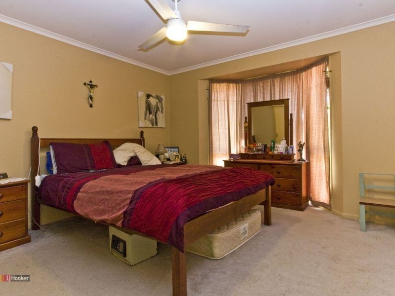 27 Bushland Drive, Regents Park QLD 4118