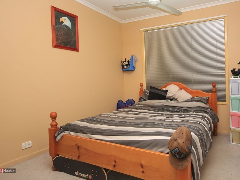 27 Bushland Drive, Regents Park QLD 4118