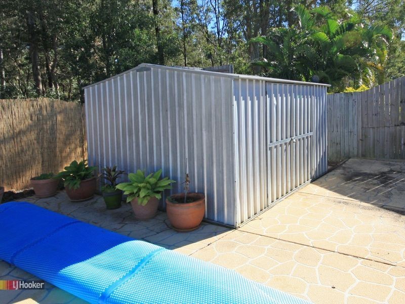 27 Bushland Drive, Regents Park QLD 4118