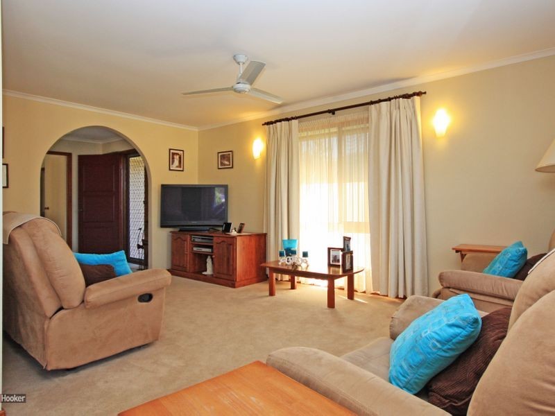 10 Arbour Way, Regents Park QLD 4118