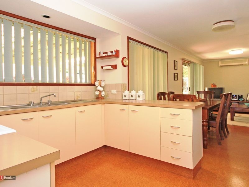 10 Arbour Way, Regents Park QLD 4118