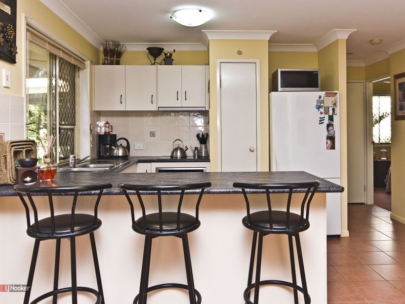 4 Cinear Court, Regents Park QLD 4118