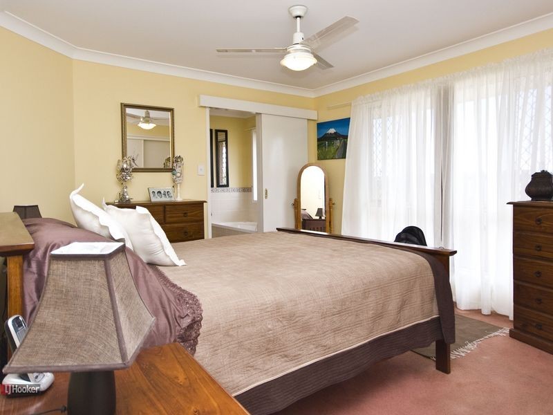 4 Cinear Court, Regents Park QLD 4118