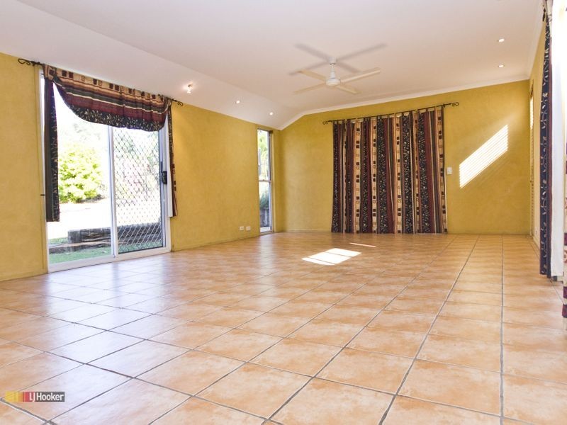 14 Forestgum Grove, Regents Park QLD 4118