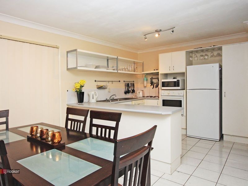 6 Paroo Close, Hillcrest QLD 4118