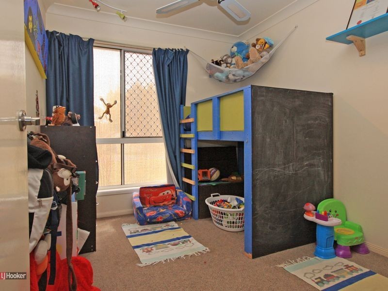 6 Paroo Close, Hillcrest QLD 4118