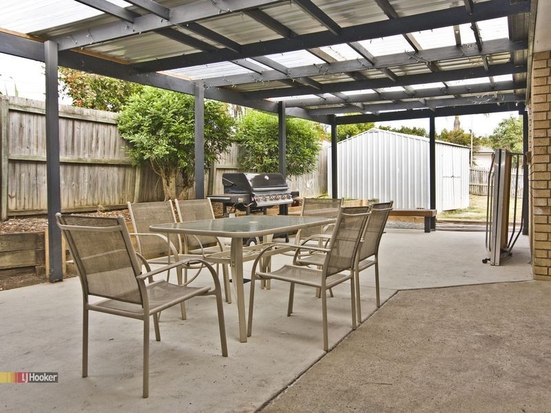 6 Paroo Close, Hillcrest QLD 4118